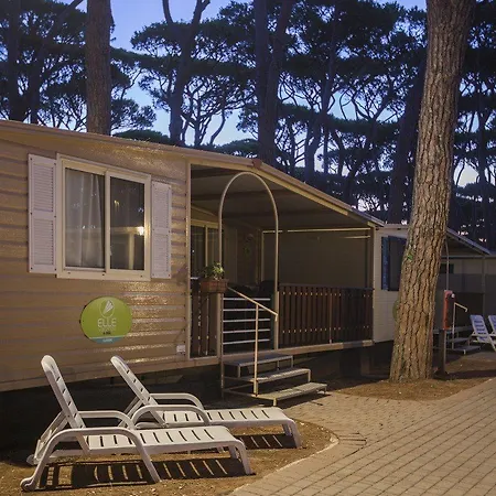 Hu Park Albatros Village