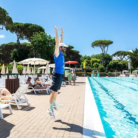 Hu Park Albatros Village База отдыха 3*