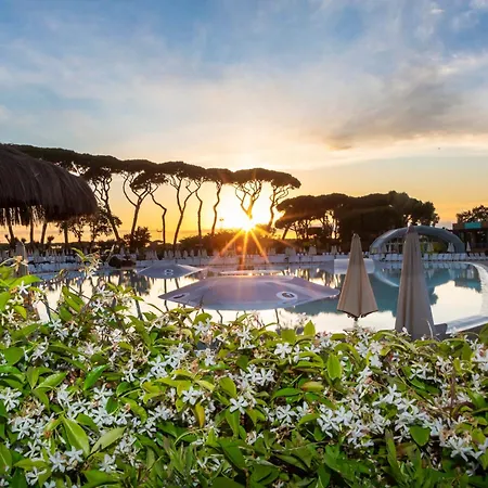 Hu Park Albatros Village