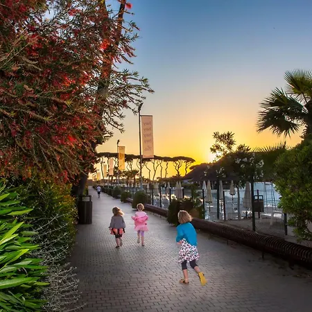 Hu Park Albatros Village 3*