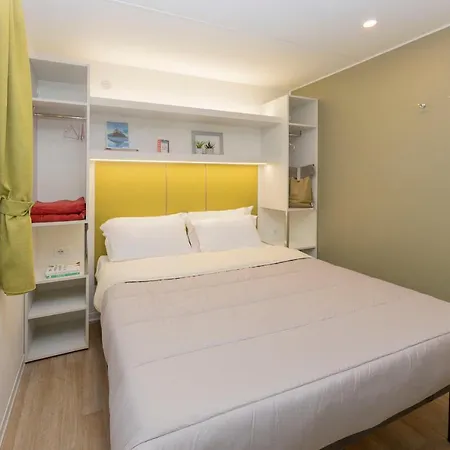 פארק נופש Hu Park Albatros Village