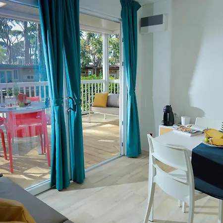פארק נופש Hu Park Albatros Village 3*
