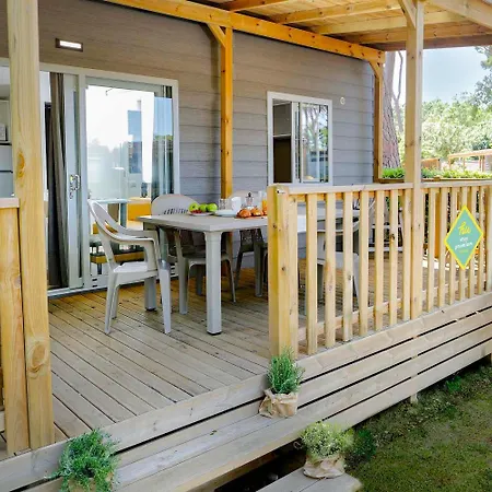 Hu Park Albatros Village 홀리데이파크 산빈첸초