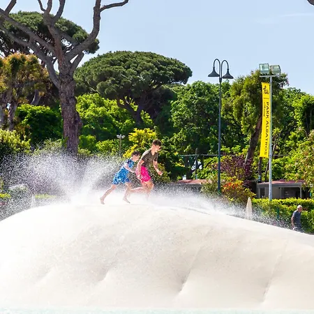 פארק נופש Hu Park Albatros Village 3*