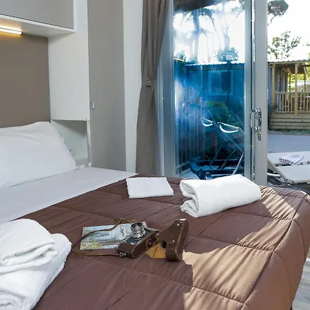 פארק נופש Hu Park Albatros Village 3*