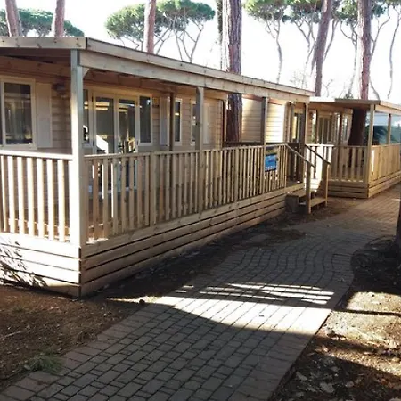 Hu Park Albatros Village פארק נופש 3*