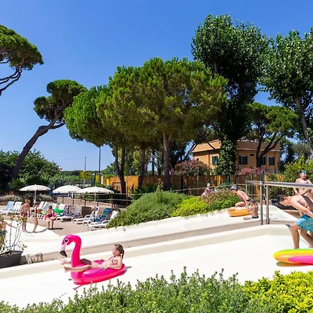 Hu Park Albatros Village 3*