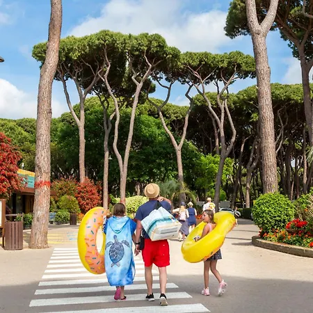 Hu Park Albatros Village 3*