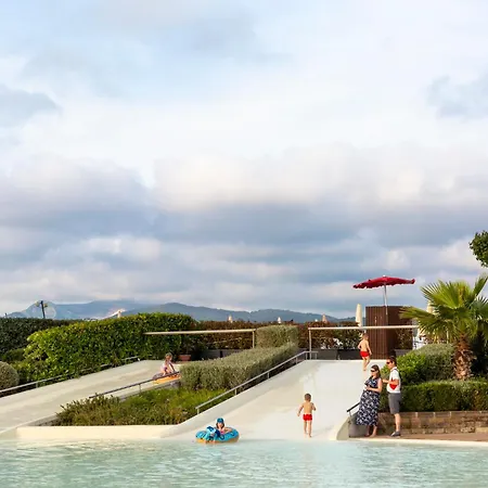 Hu Park Albatros Village