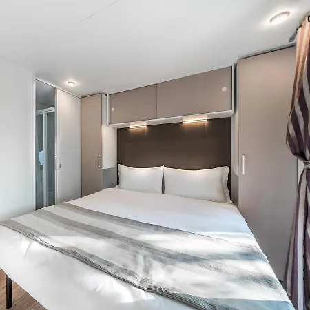 פארק נופש Hu Park Albatros Village 3*