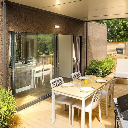 Hu Park Albatros Village 3*