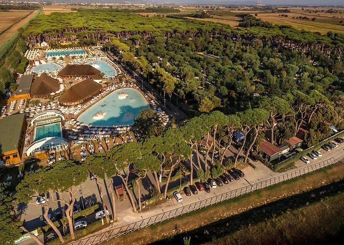 Hu Park Albatros Village 假日公园 3*