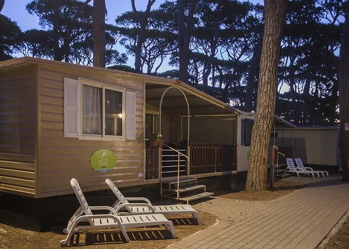 Hu Park Albatros Village