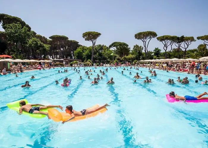 Hu Park Albatros Village 假日公园 3*